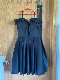 Black Size 4 Cocktail Dress on Queenly