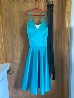 Blue Size 4 Cocktail Dress on Queenly