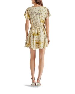 Style 1-896643826-74 STEVE MADDEN Yellow Size 4 Polyester V Neck Cocktail Dress on Queenly