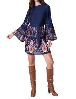 Style 1-992121813-74 CHUFY Blue Size 4  on Queenly