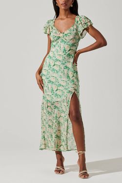 Style 1-2197440101-892 ASTR Green Size 8 V Neck Cocktail Dress on Queenly