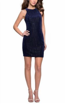 Style 1-2870827811-1498 La Femme Blue Size 4 Pattern Velvet Navy Cocktail Dress on Queenly