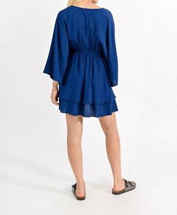 Style 1-2838306964-74 MOLLY BRACKEN Blue Size 4 V Neck 1-2838306964-74 Cocktail Dress on Queenly