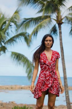 Style 1-3278796001-74 XIX Palms Red Size 4 Sorority Summer Cocktail Dress on Queenly