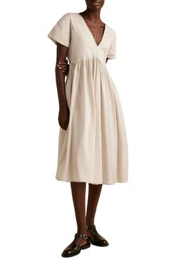 Style 1-4252293146-74 Merlette Nude Size 4 1-4252293146-74 V Neck Cocktail Dress on Queenly