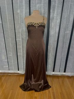 Brown Size 8 Straight Dress on Queenly