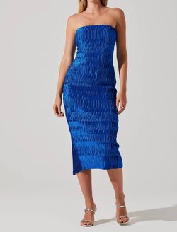 Style 1-1560126754-892 ASTR Blue Size 8 Side Slit Cocktail Dress on Queenly