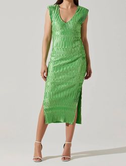 Style 1-3531484443-892 ASTR Green Size 8 Free Shipping Cocktail Dress on Queenly