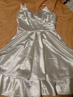 White Size 0 Cocktail Dress on Queenly