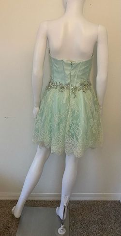 Gigi Blue Size 4 Semi Formal Homecoming Cocktail Dress on Queenly