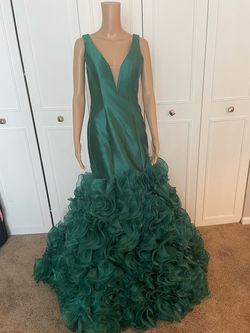 Jovani Green Size 4 Floor Length Prom Ball gown on Queenly