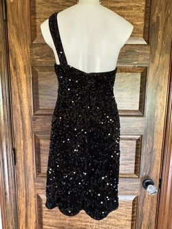 Black Size 4 Cocktail Dress on Queenly