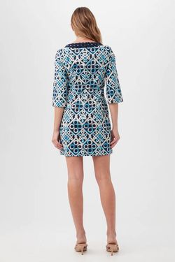 Style 1-2617161057-425 Trina Turk Blue Size 8 V Neck Sleeves Cocktail Dress on Queenly