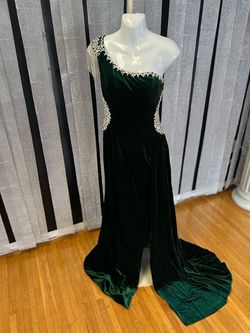 Portia and Scarlett Green Size 4 70 Off 50 Off Floor Length Pageant Side slit Dress on Queenly