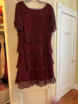 Red Size 16 Cocktail Dress on Queenly