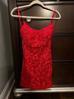 Red Size 0 Cocktail Dress on Queenly