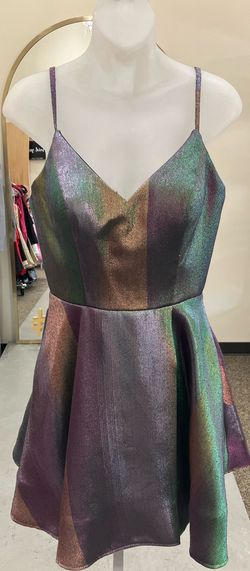 Style 4237 Ashley Lauren Multicolor Size 8 Homecoming Plunge Cocktail Dress on Queenly