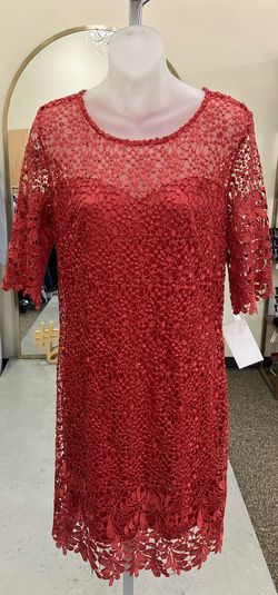 Red Size 8 Cocktail Dress on Queenly