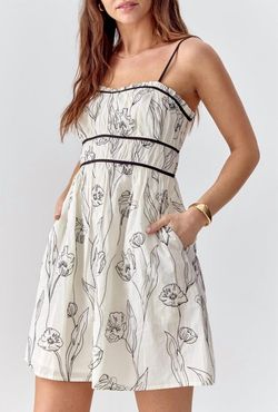 Style 1-2303061119-74 GREYLIN White Size 4 Floral Mini Bachelorette Cocktail Dress on Queenly