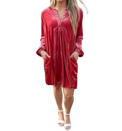 Style 1-875784170-74 Easel Red Size 4 Velvet Long Sleeve Free Shipping Mini Cocktail Dress on Queenly