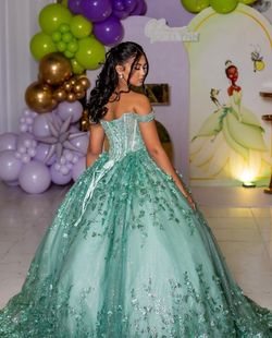 Green Size 2 Ball gown on Queenly