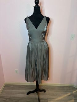 Dress the Population Gray Size 4 50 Off Plunge Wedding Guest Cocktail Dress on Queenly