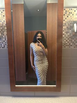 Nude Size 4 Cocktail Dress on Queenly