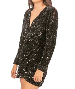 Style 1-3663630838-892 VERY J Black Size 8 Long Sleeve V Neck Sequined Cocktail Dress on Queenly