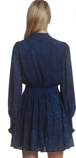 Style 1-2127217494-892 Stellah Blue Size 8 V Neck Sleeves Cocktail Dress on Queenly