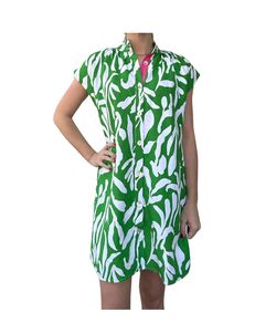 Style 1-4063357086-74 THML Green Size 4 Cap Sleeve High Neck Sorority Cocktail Dress on Queenly