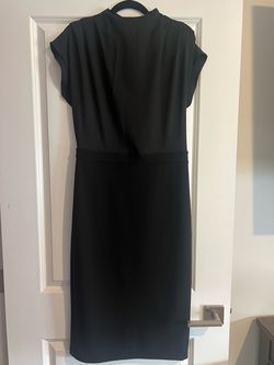 Express Black Size 8 Cap Sleeve Cocktail Dress on Queenly