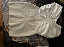 White Size 8 Cocktail Dress on Queenly