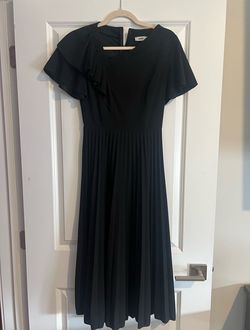 Black Size 4 Cocktail Dress on Queenly