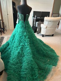 Style 54332 Sherri Hill Green Size 2 54332 Ball gown on Queenly