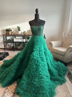 Style 54332 Sherri Hill Green Size 2 54332 Ball gown on Queenly