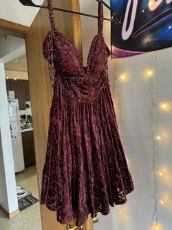 Sherri Hill Red Size 0 Burgundy Mini Cocktail Dress on Queenly