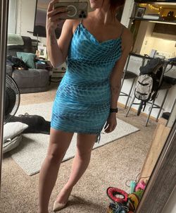 Blue Size 4 Cocktail Dress on Queenly