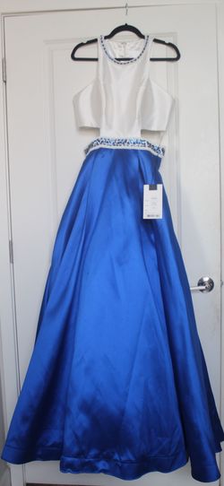 Style 65837H Mac Duggal Blue Size 10 Pageant High Neck Prom Ball gown on Queenly