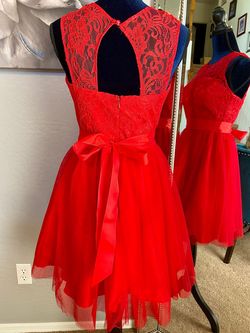 Red Size 4 Straight Dress on Queenly