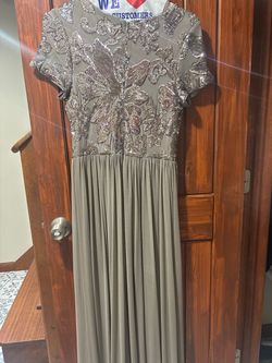 Betsy and Adam Nude Size 12 Cap Sleeve Plus Size Straight Dress on Queenly