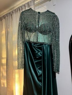 Green Size 6 Ball gown on Queenly