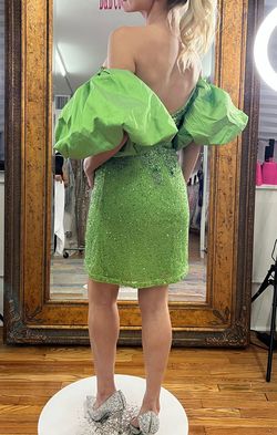 Sherri Hill Green Size 2 Sleeves Strapless Cocktail Dress on Queenly