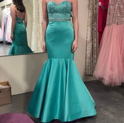 Green Size 4 Mermaid Dress on Queenly