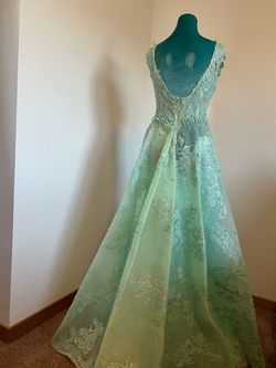 Green Size 8 Straight Dress on Queenly